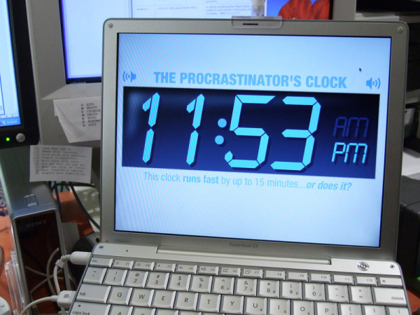 The Procrastinator’s Clock: Desktop Editions